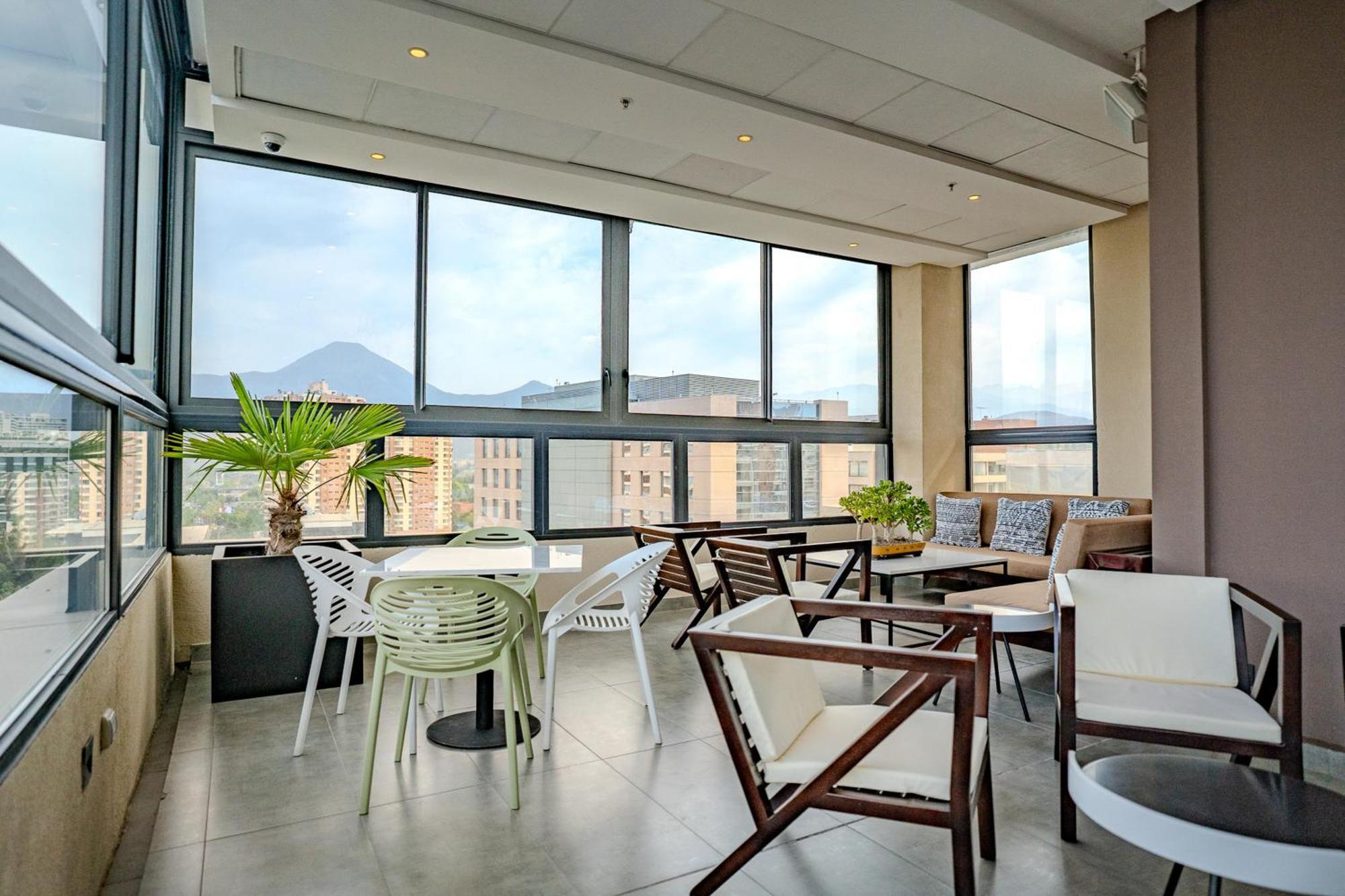 Hampton By Hilton Santiago Las Condes Екстериор снимка