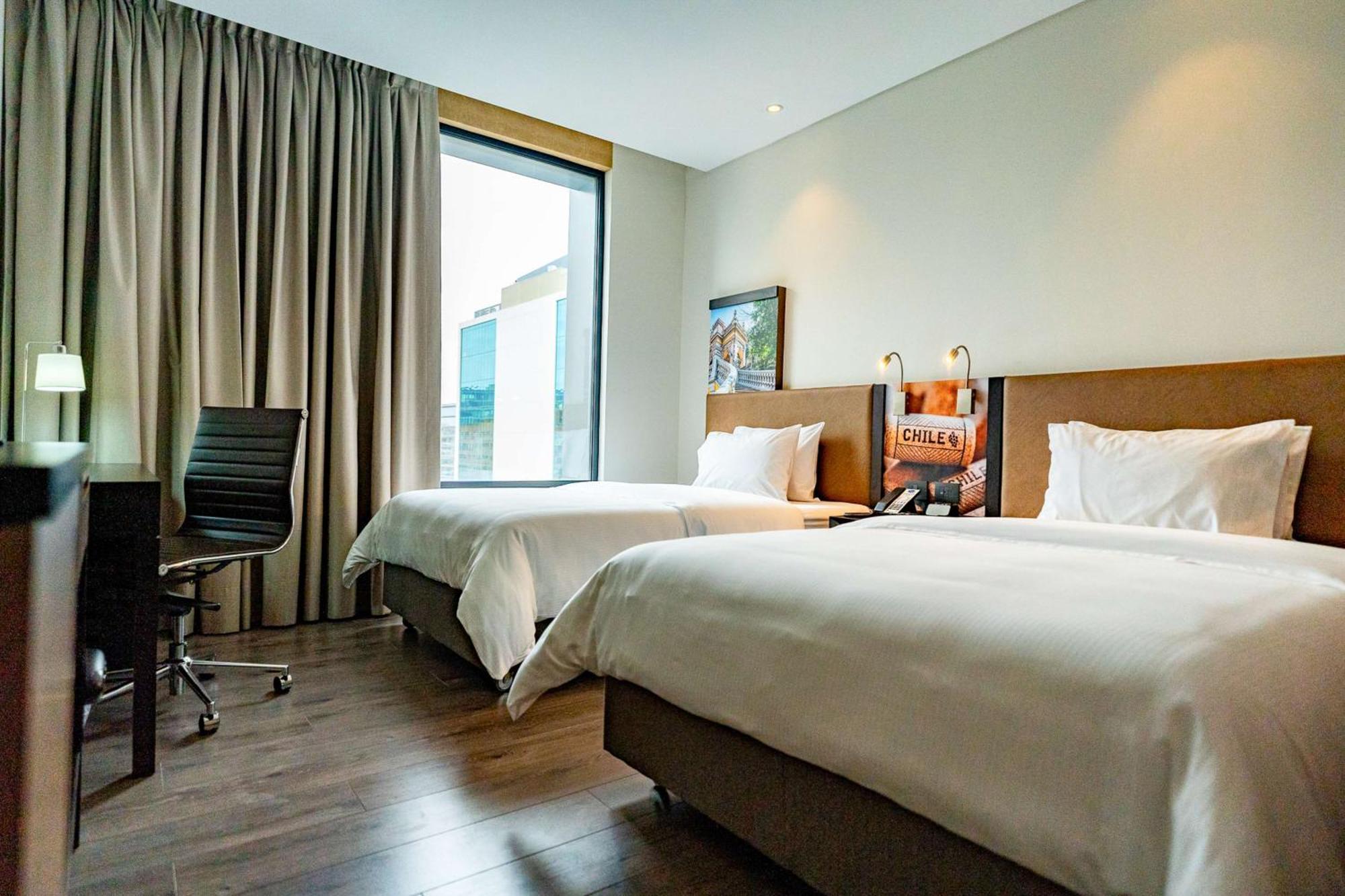 Hampton By Hilton Santiago Las Condes Екстериор снимка