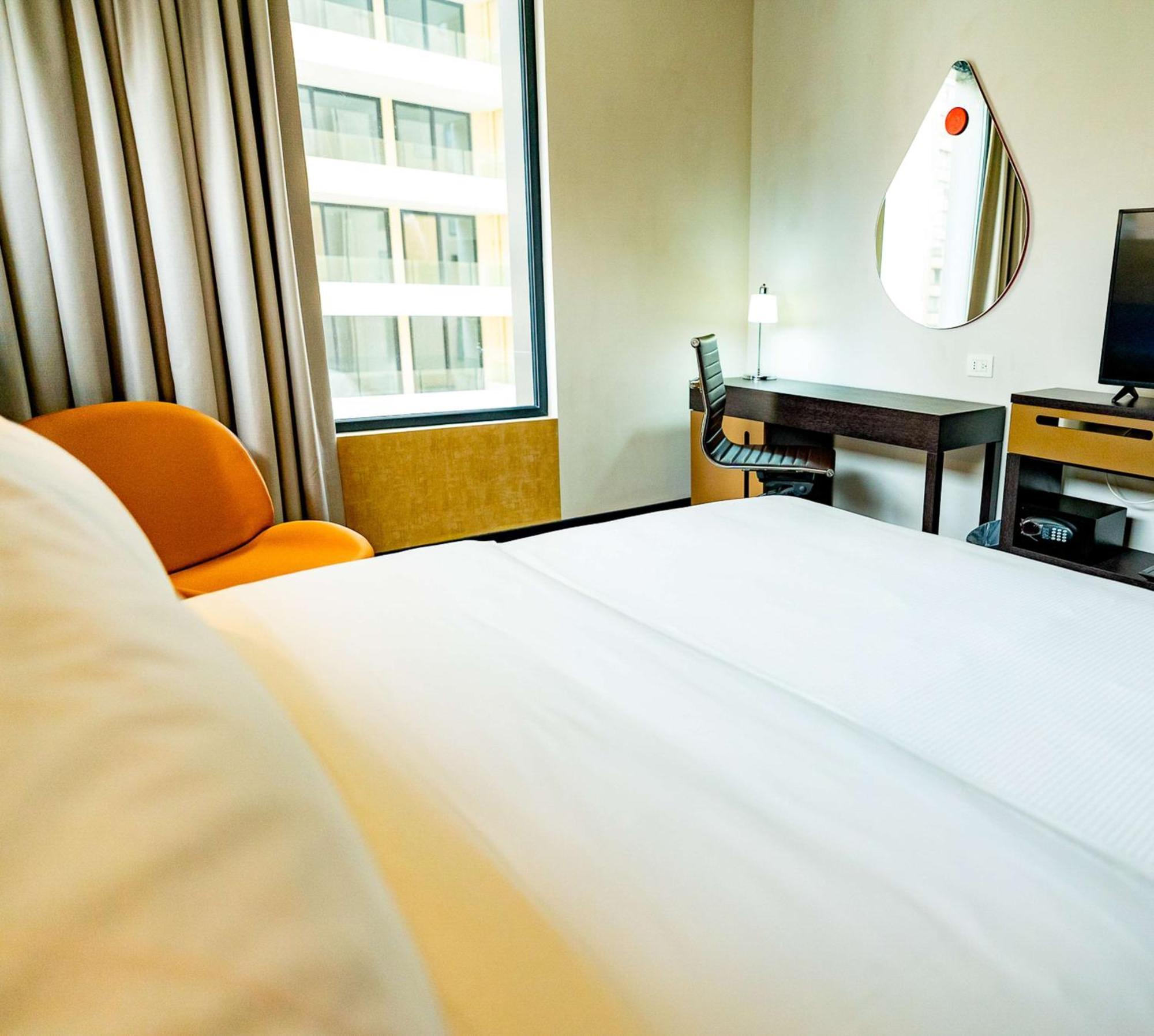 Hampton By Hilton Santiago Las Condes Екстериор снимка