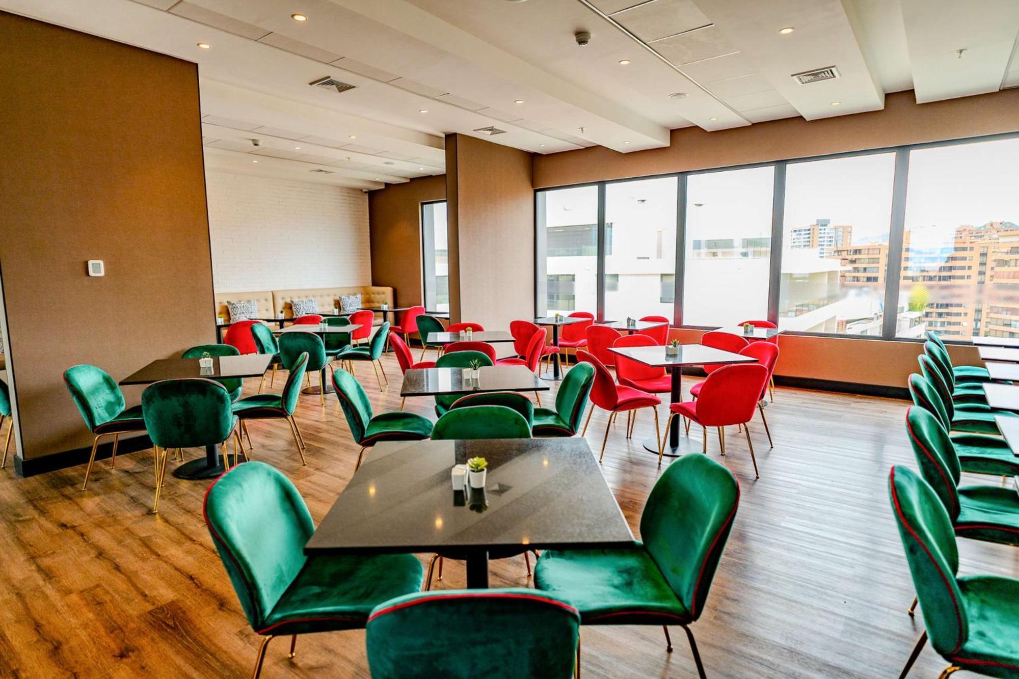 Hampton By Hilton Santiago Las Condes Екстериор снимка