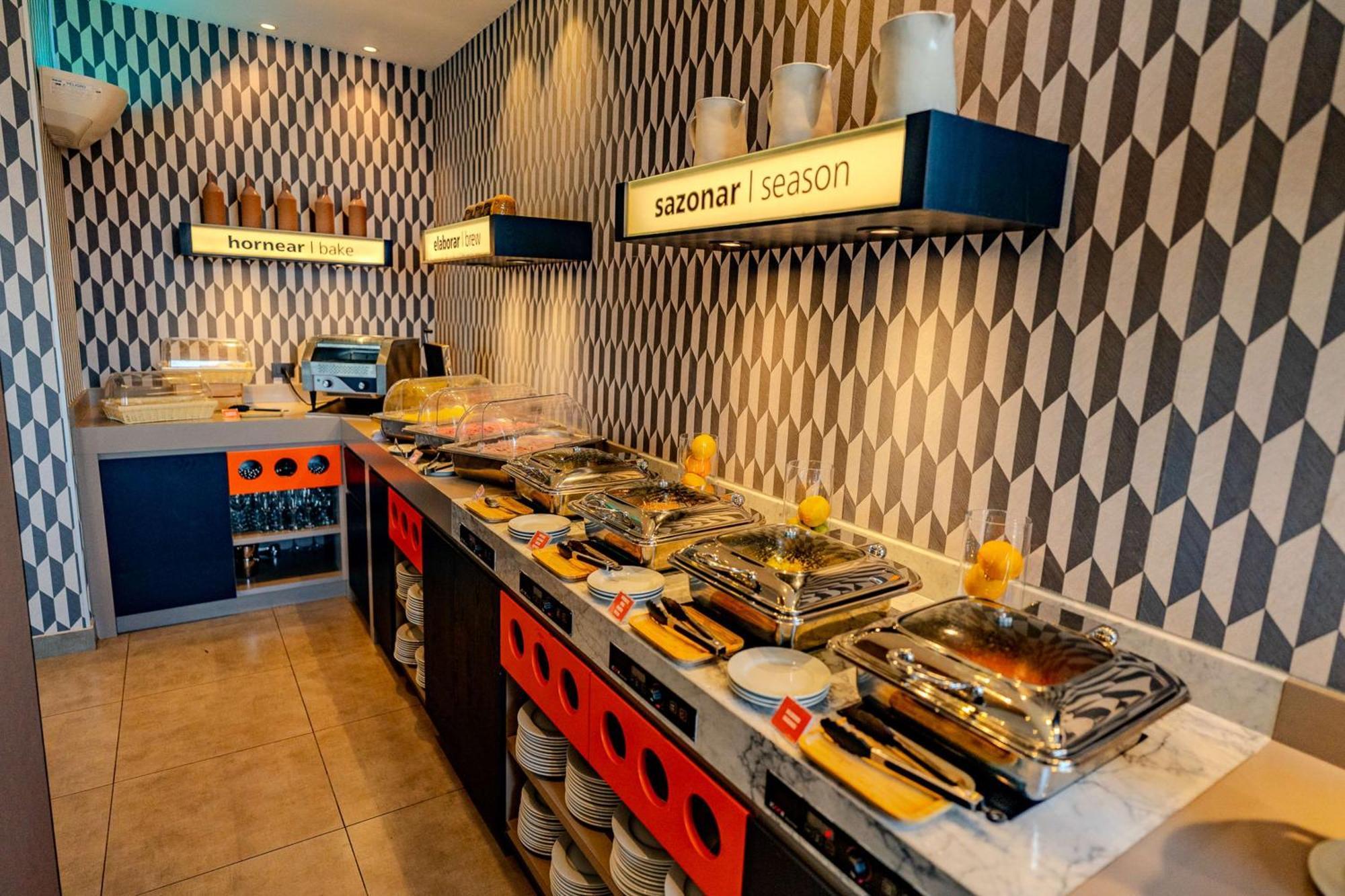 Hampton By Hilton Santiago Las Condes Екстериор снимка
