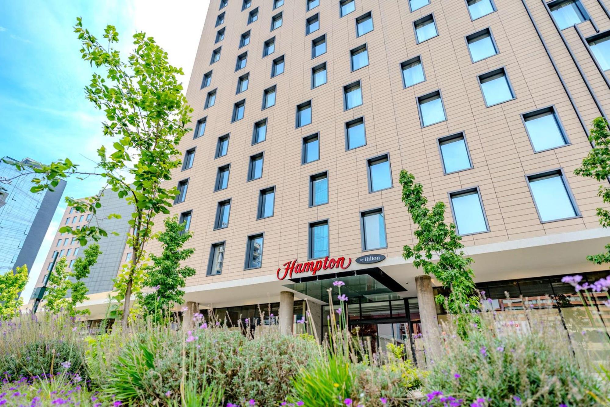 Hampton By Hilton Santiago Las Condes Екстериор снимка